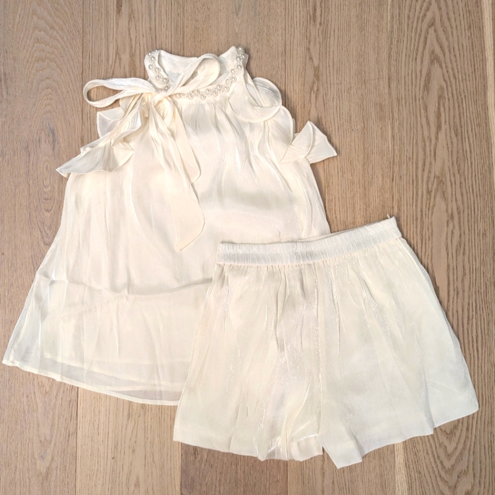 🎀 Couture 🎀 white sleeveless top and shorts set co ord outfit